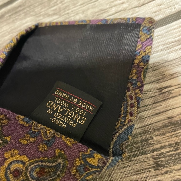 Hand painted tie - Picture 2 of 3